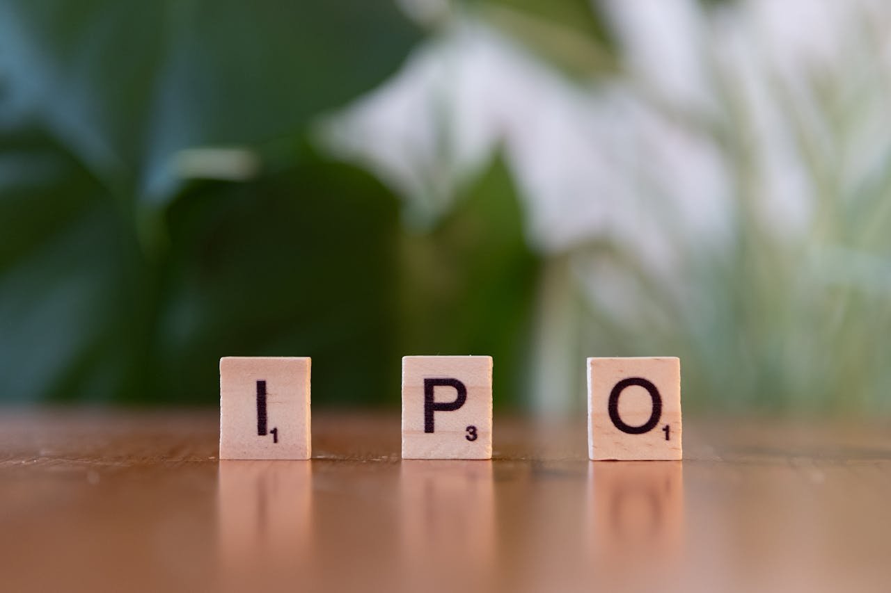 Initial Public Offering, IPO process, benefits of IPO, investing in IPOs, IPO risks, how to invest in IPOs