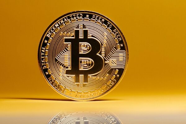 "Bitcoin logo, digital background, cryptocurrency", "Bitcoin cryptocurrency symbol, gold coins, blockchain technology", "Bitcoin coin, graphs, market analysis"