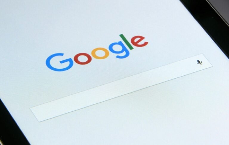 Gemini AI Photo, Gemini AI image generator, Google Gemini AI, AI photo editing, AI image creation, Gemini AI features, Nano Banana trend, AI-generated photos, Gemini AI app, AI photo privacy